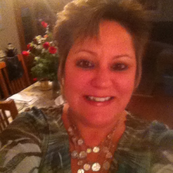 Meet your Posher, Karen - Picture 1 of 1